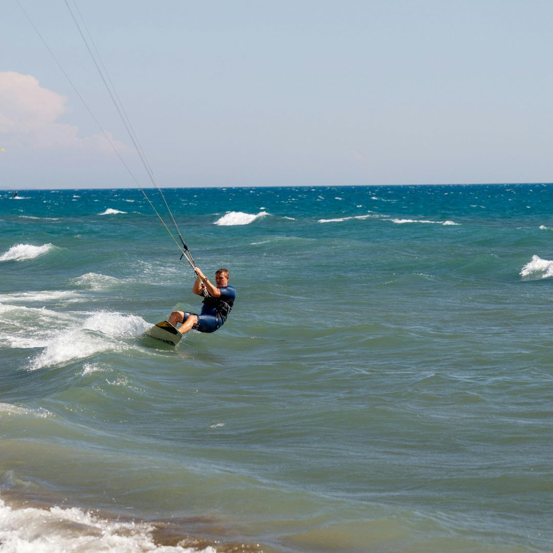 conway beach kitesurfer