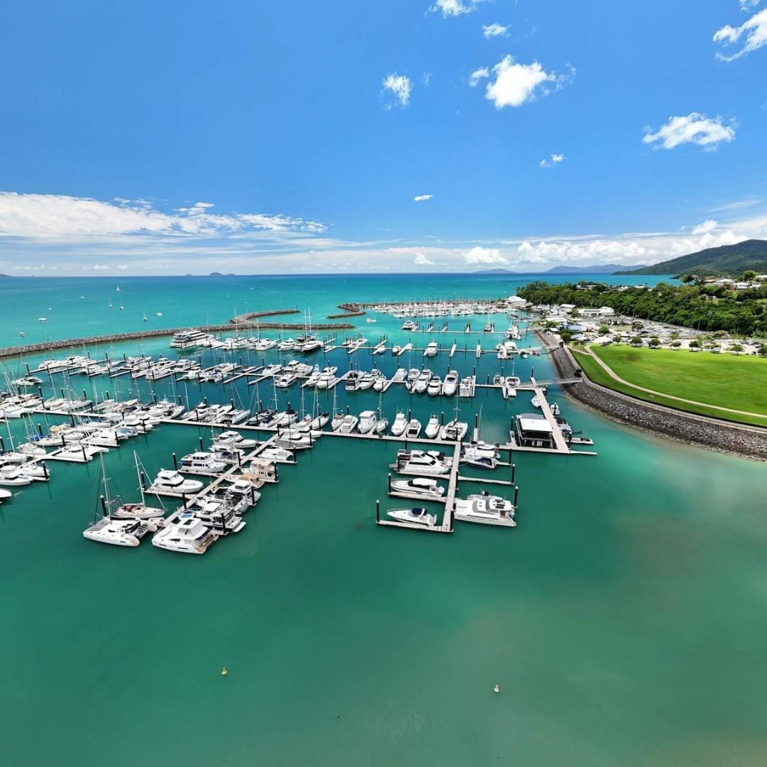 coral sea marina airlie beach